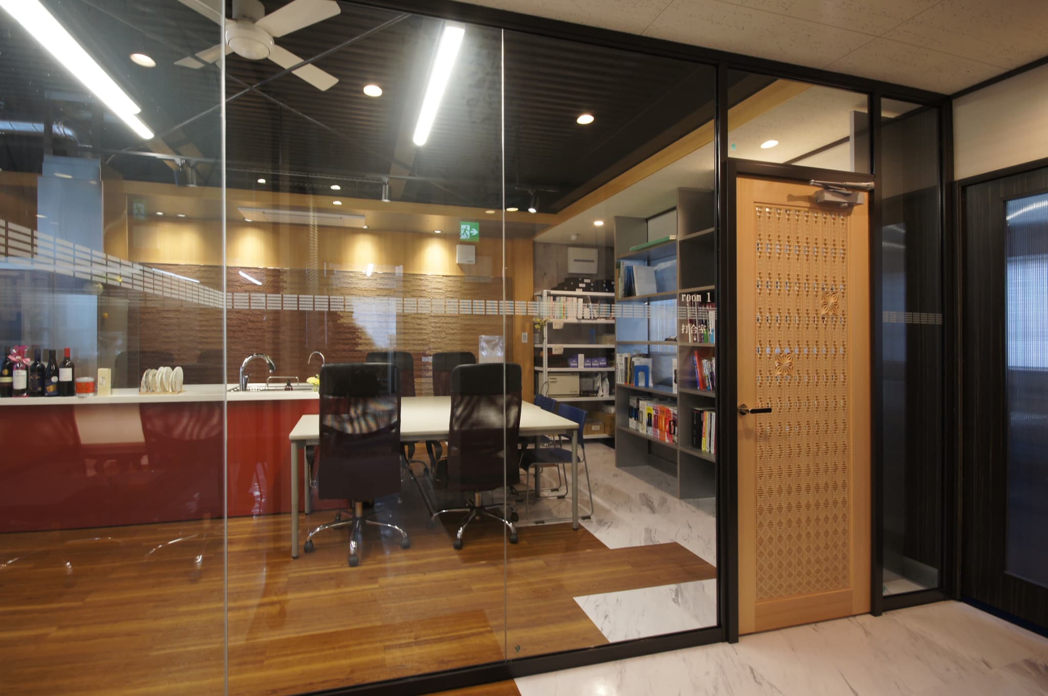 profile_office02.jpg