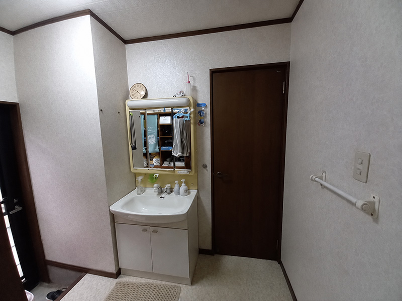 洗面施工前1
